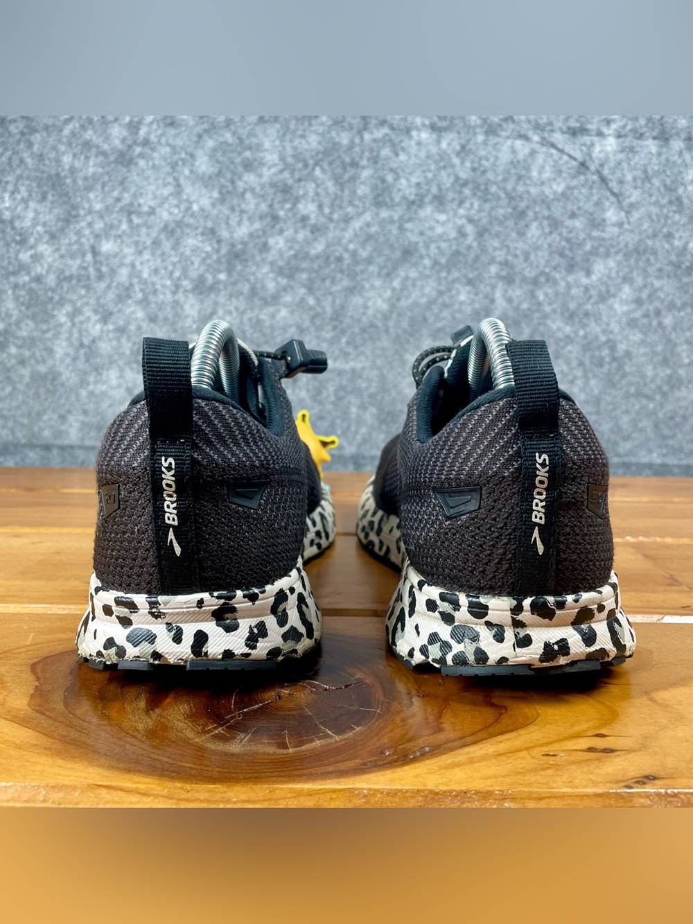 Brooks Revel 5 Womens 9.5 B Black White Leopard Oreo Running Shoes 1203611B095 - Picture 14 of 16